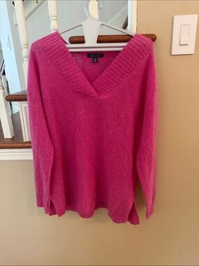 Saks Fifth Hot Pink V-Neck Lightweight Knit Cashmere Sweater
